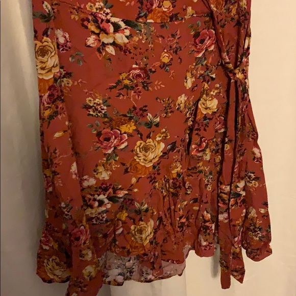 NEVER WORN TAG ON Dress - Picture 2 of 4